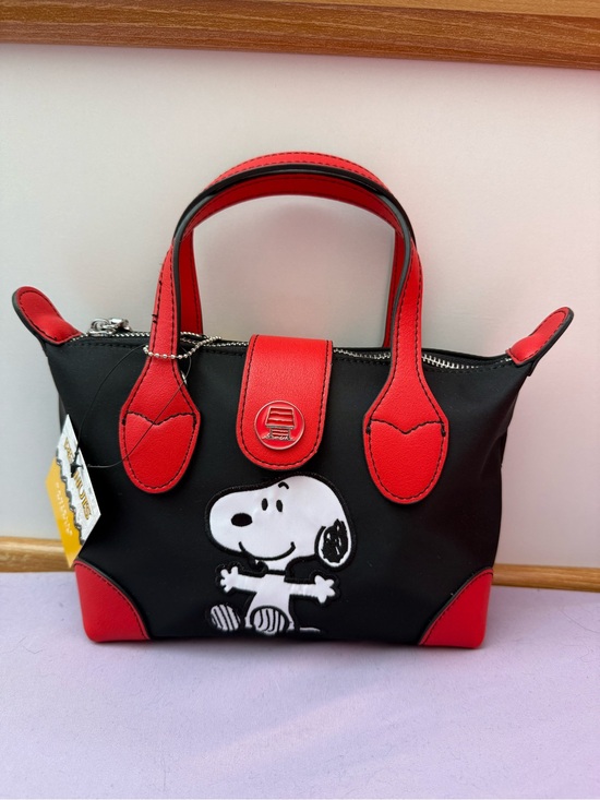 Danielle Nicole Handbags - Snoopy Danielle Nicole Crossbody Bag
